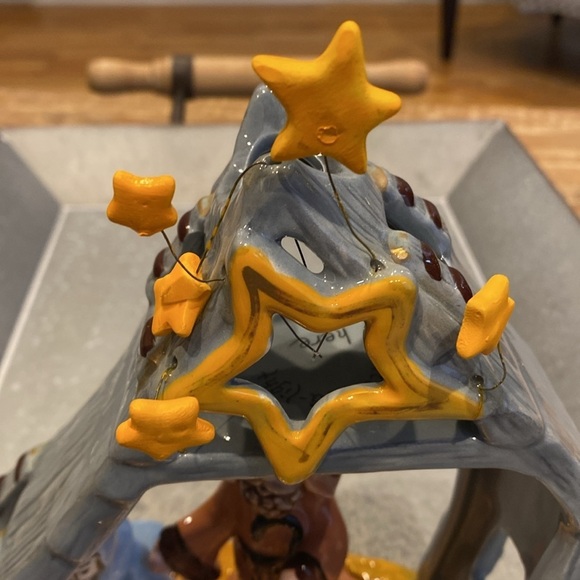 Hand painted nativity set - Picture 5 of 7